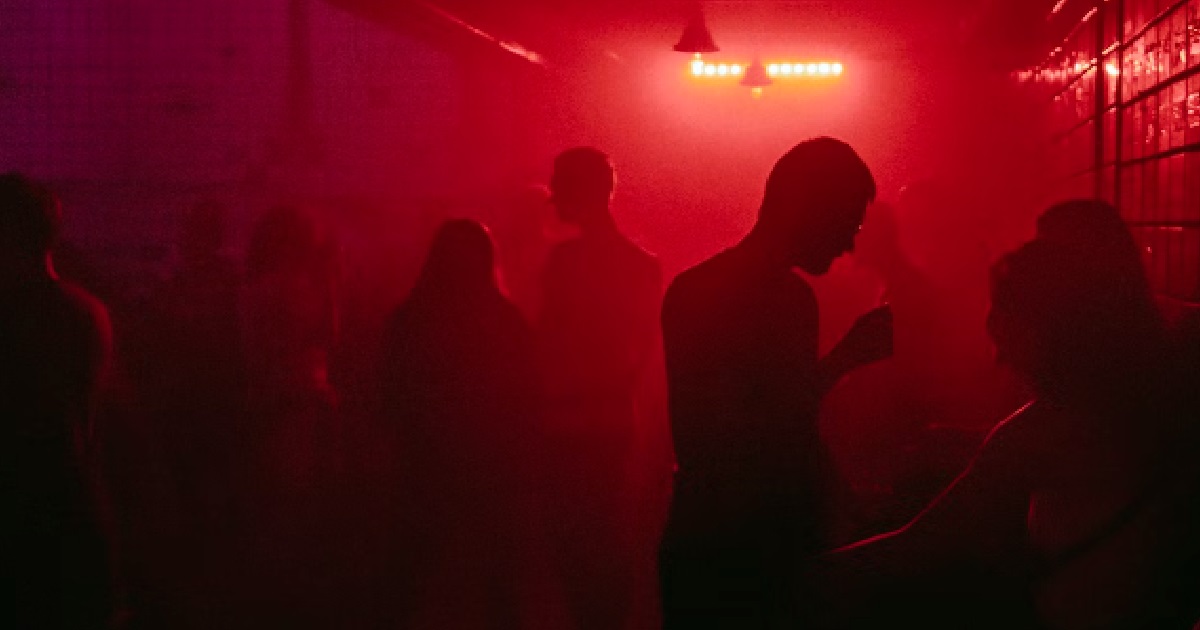 MAN DOESN’T KNOW THE EXPECTATIONS OF GF, DOESN’T KNOW IF HE CAN GO CLUBBING