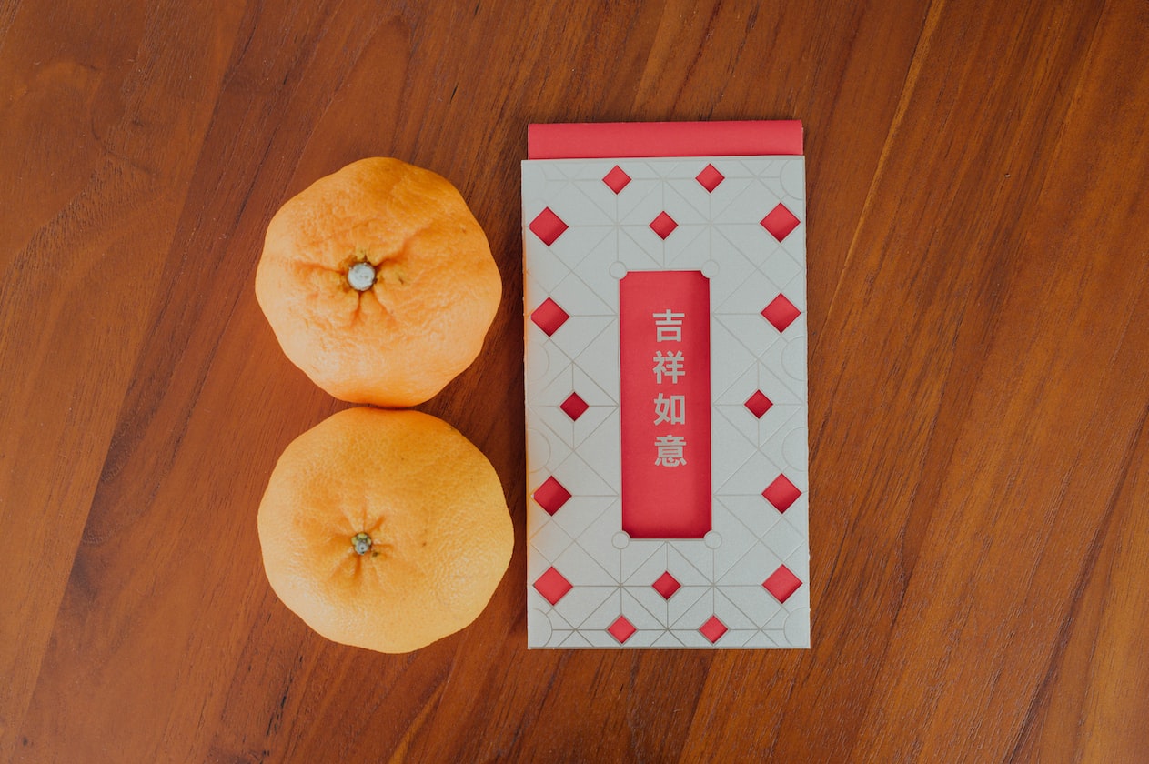 SCHOOL JANITOR TOLD A GRADUATING FOREIGN STUDENT TO GIVE HIM ANG BAO