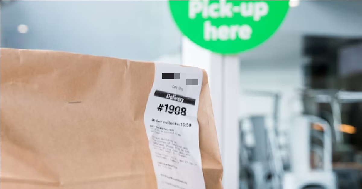 GUY ORDERED FOOD TO CHEER GF UP, BUT SHE’S ANGRY HE DIDN’T BUY FOR HER FAMILY AS WELL