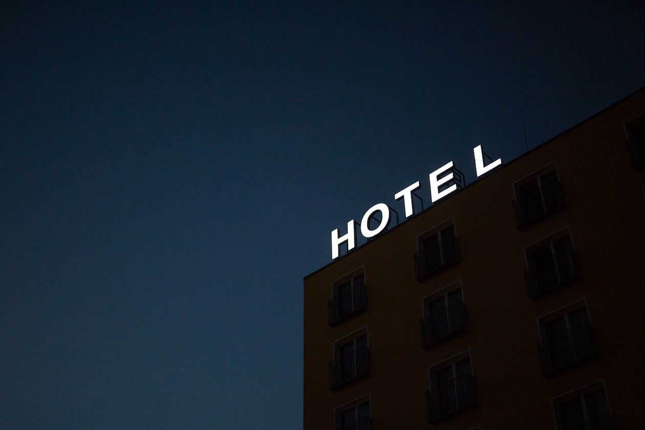 MAN MEETS AN “ACCIDENTAL PROSTITUTE” OVERSEAS ON TANTAN DATING APP