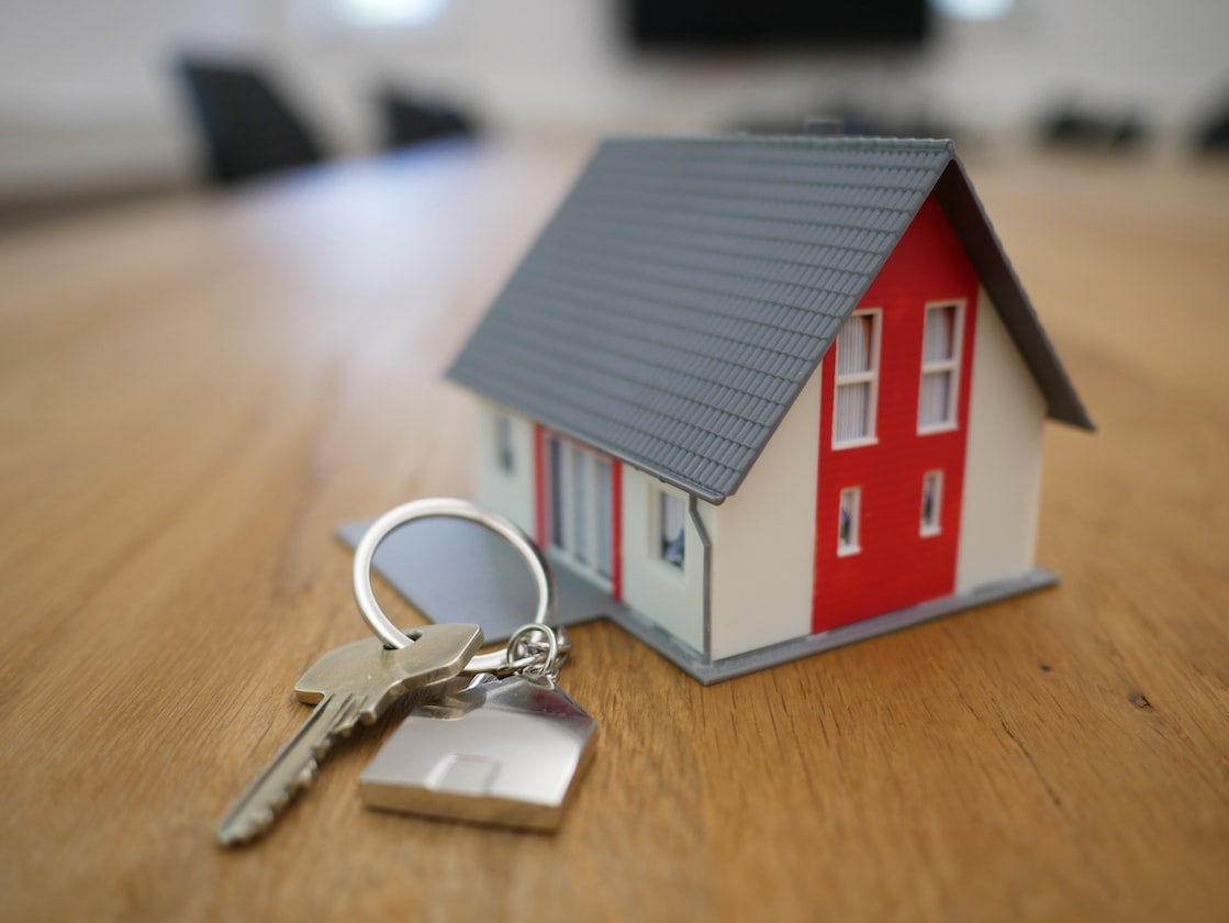 SIBLINGS FIGHT OVER BUNGALOW WHEN MOTHER HAD JUST PASS AWAY RECENTLY
