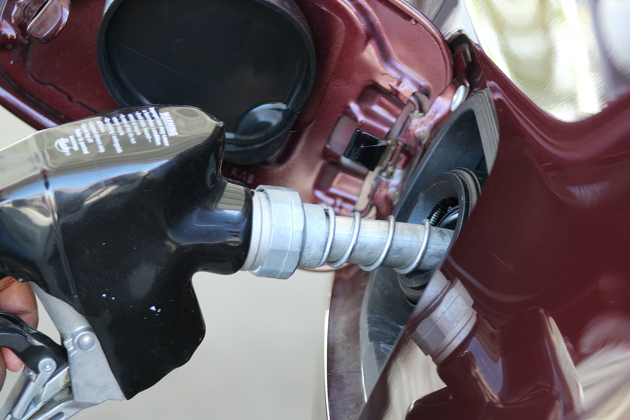 CHEAPO AUNTIE DEMAND PETROL MONEY AFTER FETCHING NIECE HOME