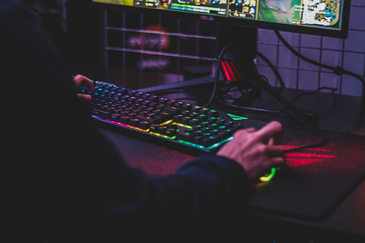 17 Y.O UNDER INVESTIGATIONS: SCAMMING FELLOW GAMERS ONLINE VIA PAYNOW