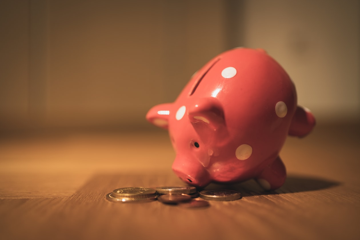 WOMAN SAYS SHE HAVE PROBLEMS SAVING MONEY, DOWN TO LAST CENT EVERY MONTH
