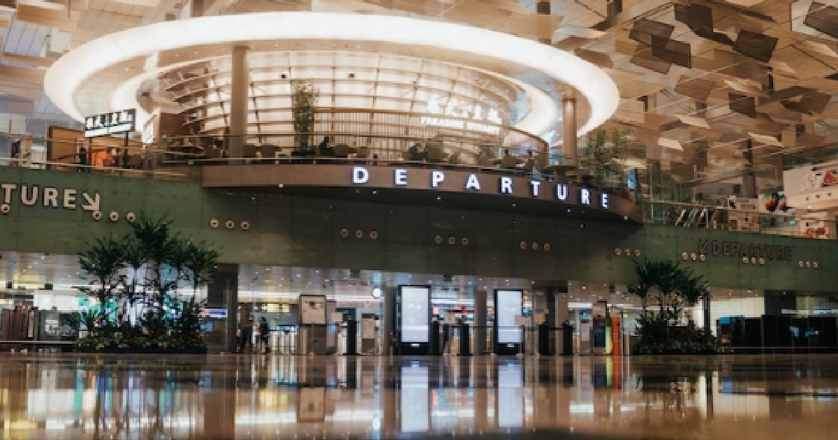 FOREIGN MAN JOKES ABOUT EXPLOSIVE IN HIS LUGGAGE AT CHANGI AIRPORT, FINED S$2,000