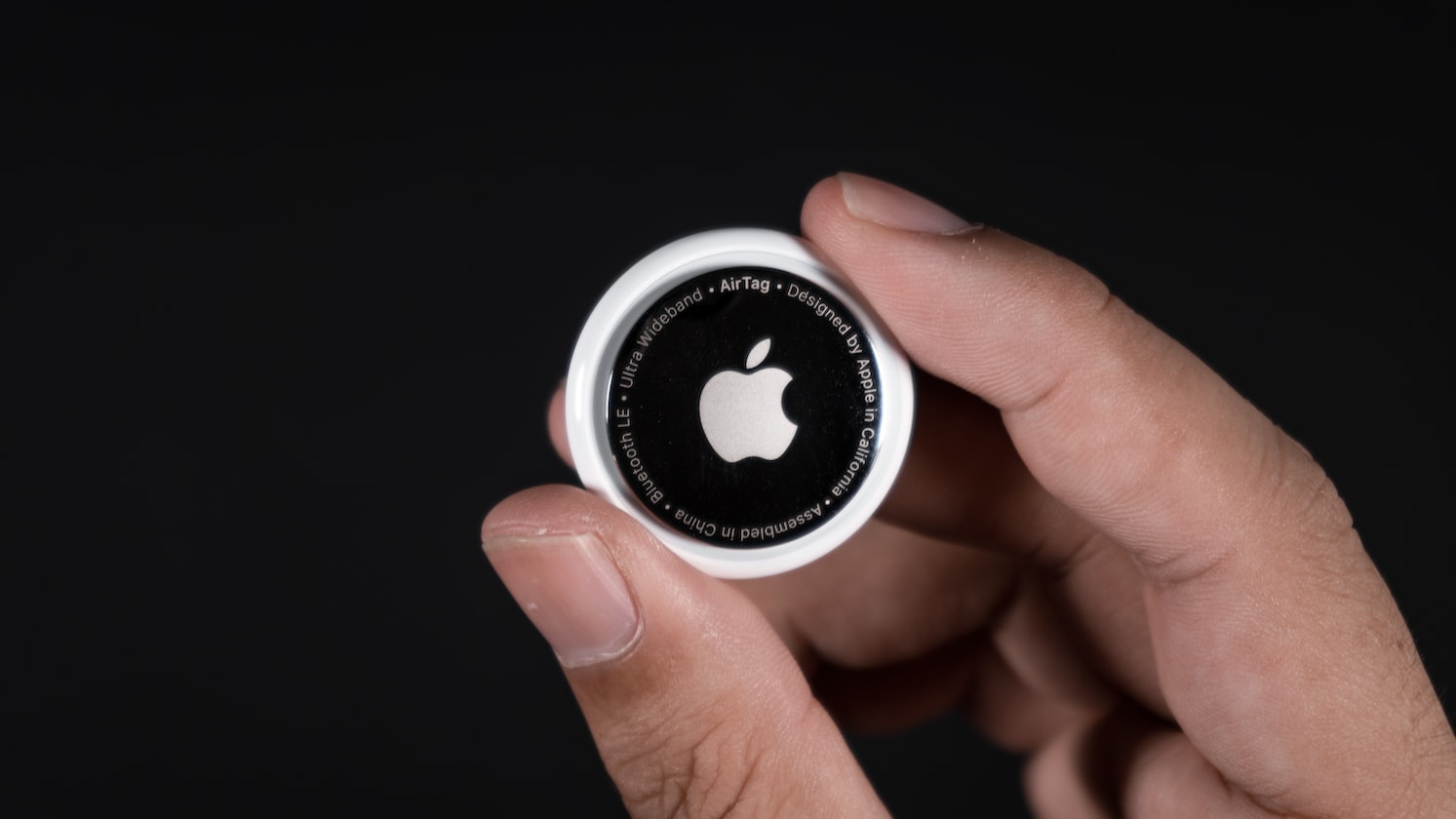 WIFE PLANTS APPLE AIRTAG IN HUSBAND’S CAR, DISCOVERS HE GO GEYLANG 3 TIMES A WEEK
