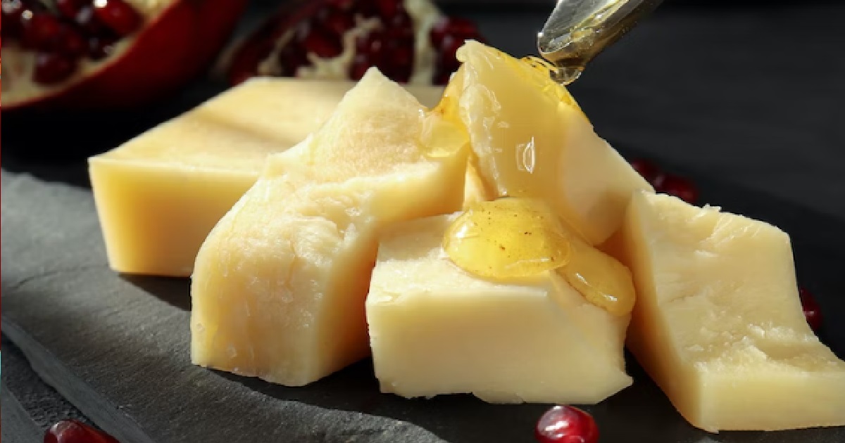 WOMAN HAS “CHEESE” DOWN THERE, WASH EVERYDAY BUT KEEPS COMING BACK