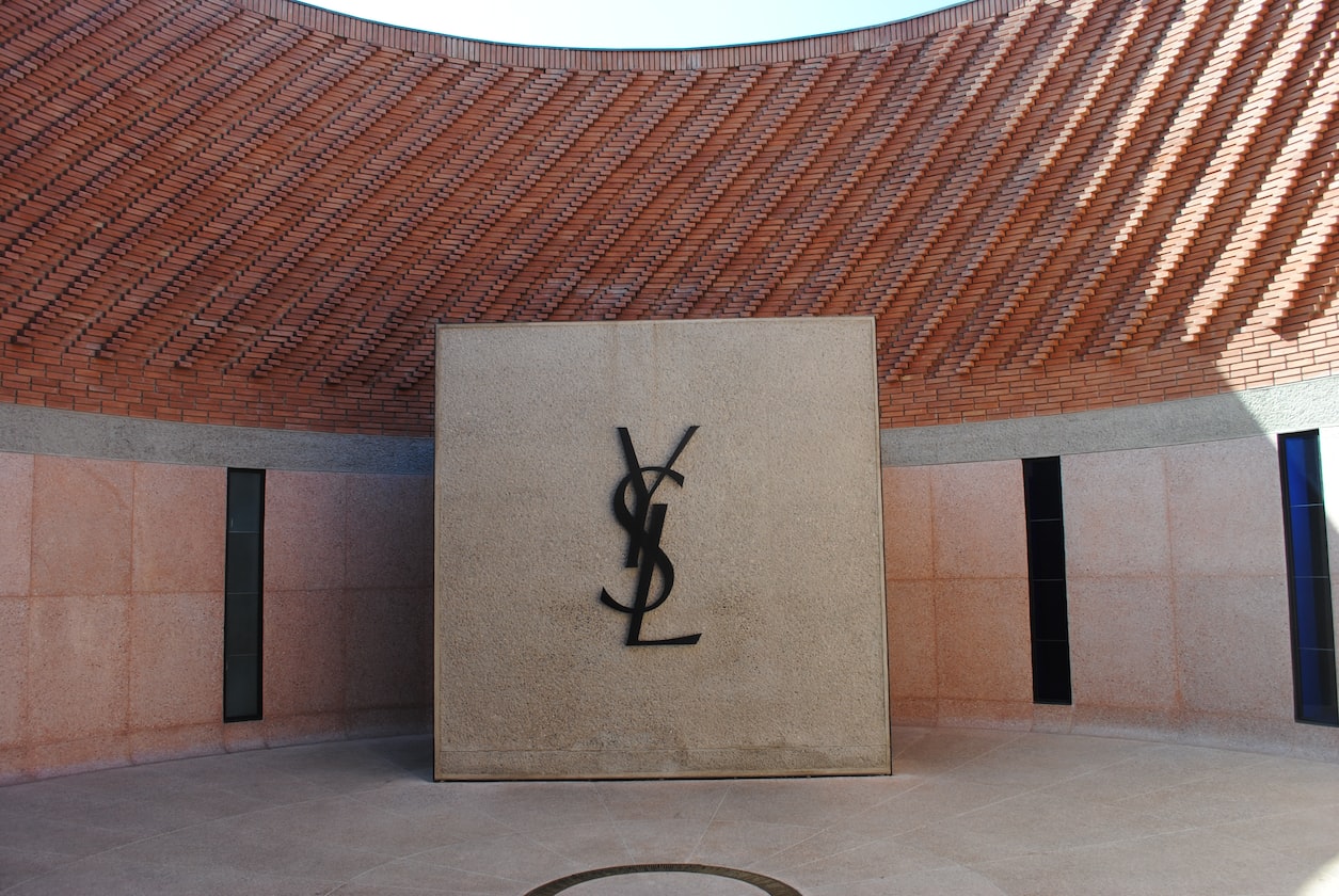 MAN BOUGHT ‘FAKE’ YSL WALLET FOR GF, HER FRIENDS CALL HIM ‘CHEAPO’