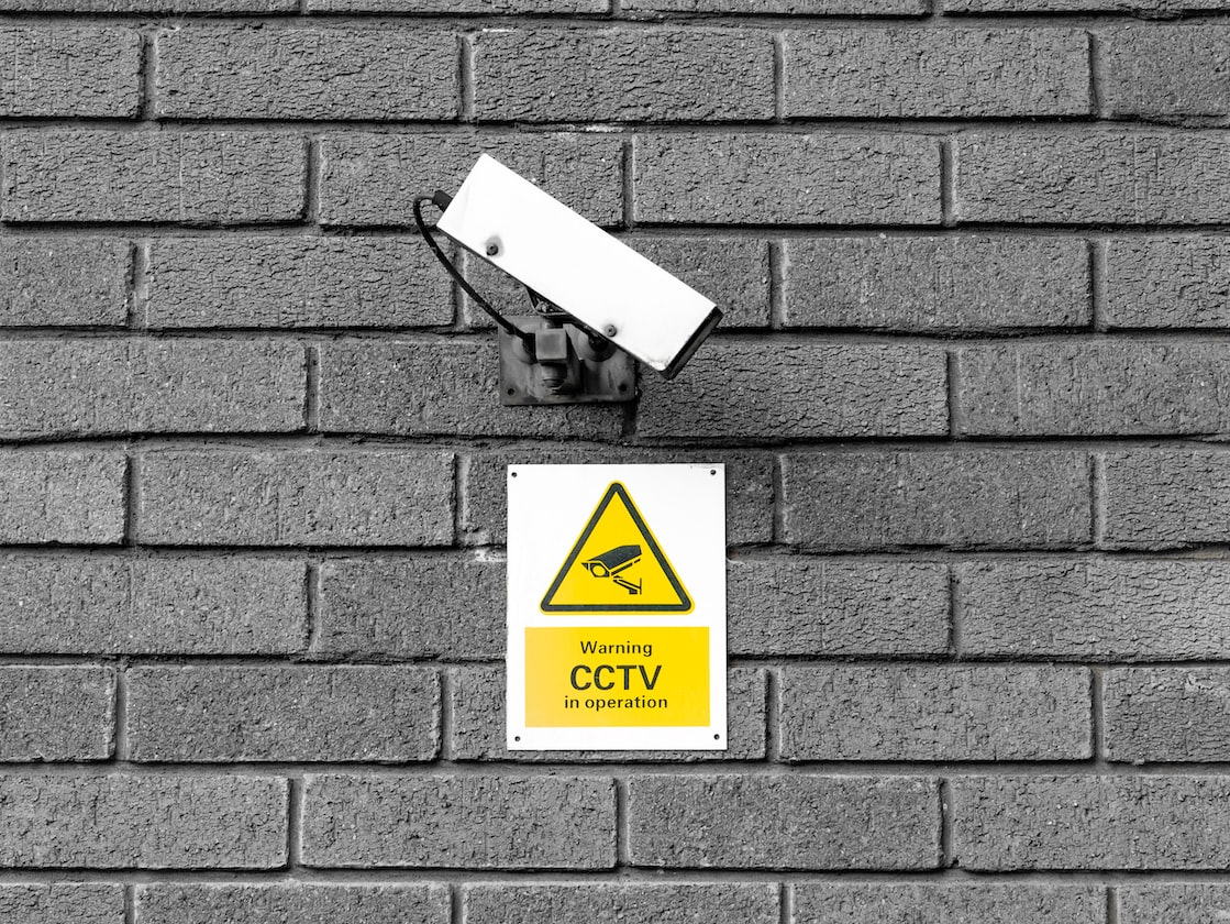 HUSBAND INSTALLS CCTV AT HOME BECAUSE SCARED WIFE CHEAT ON HIM