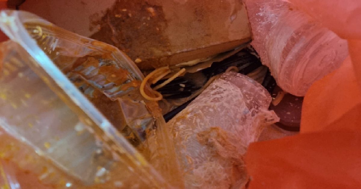 WOMAN’S FOODPANDA ORDER SPILLED INSIDE PLASTIC BAG, RIDER KEPT QUIET ABOUT IT