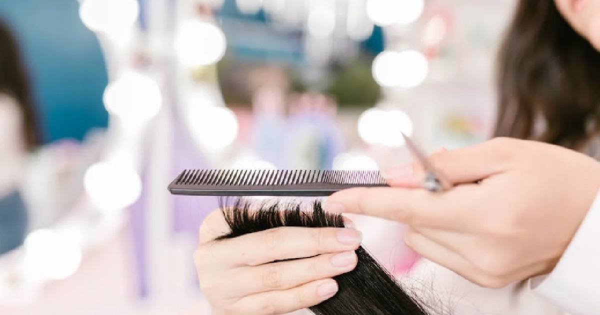 GUY ONLY GOES TO FEMALE HAIRDRESSERS BECAUSE HE IS “DEPRIVED OF FEMALE TOUCH”
