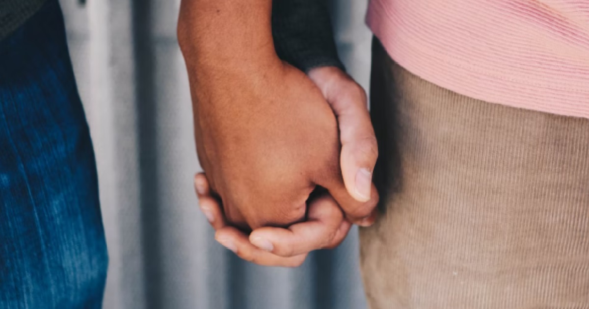S’PORE AUNTIE SUPPORTS 377A REPEAL, BUT ONLY LETS SON DATE WOMEN BECAUSE WANT GRANDKID