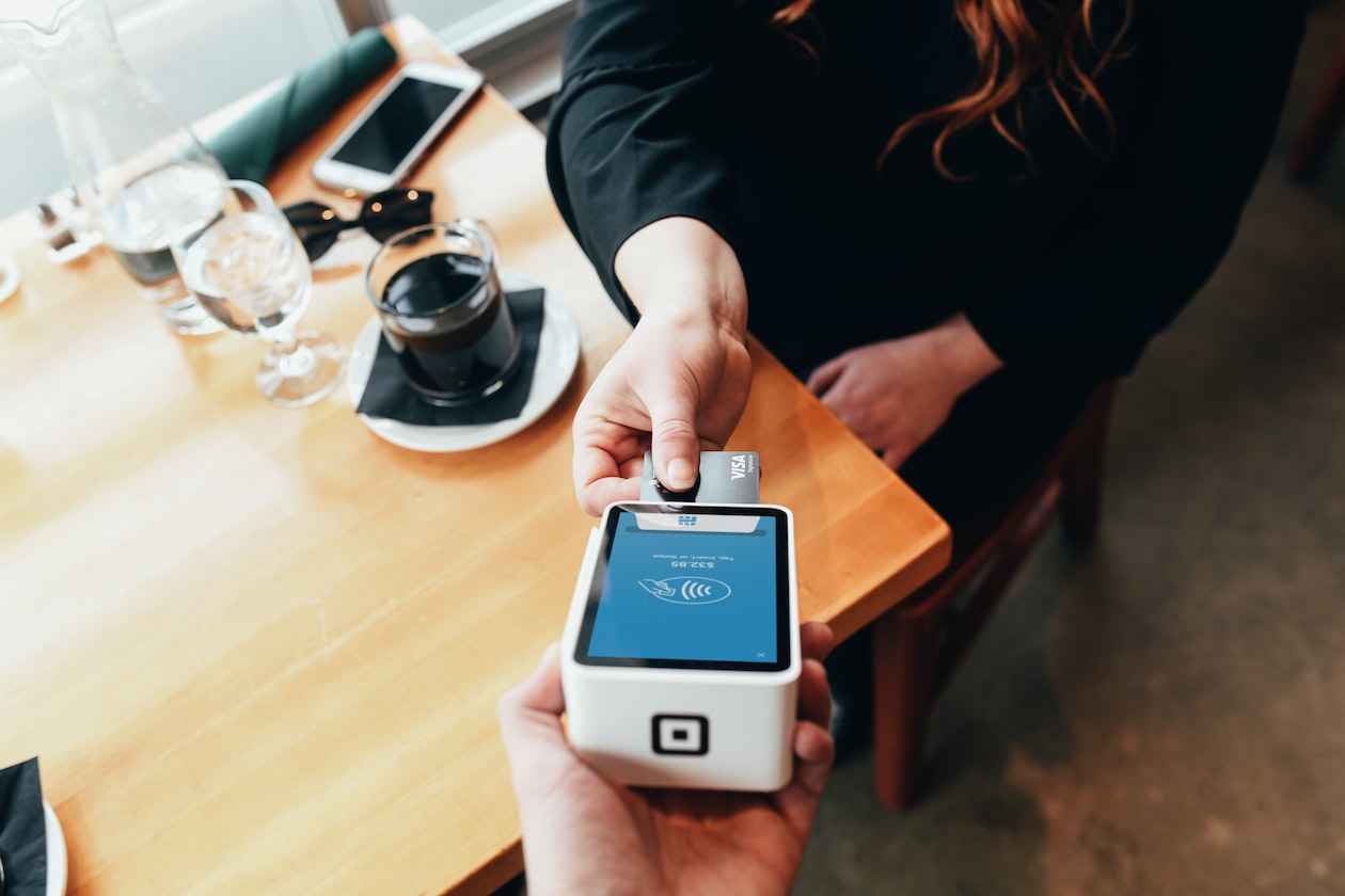 MISTRESS DEMANDS FOR SUPP CREDIT CARD OF $3K A MONTH OR SHE WILL TELL HIS WIFE