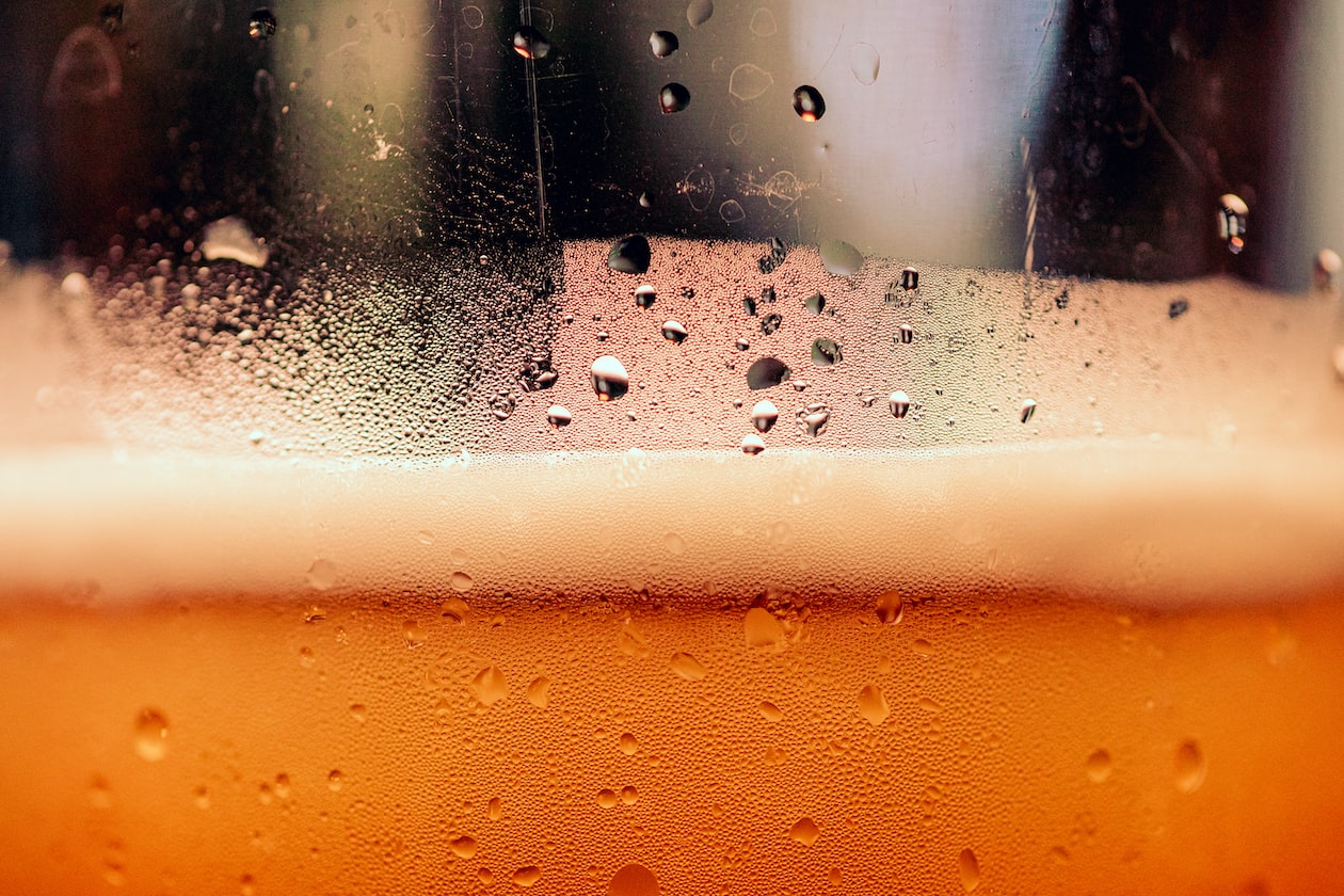 BF EGO PROBLEM, AS GF HELPED PAY FOR HIS BEER WHILE HE WENT TO THE TOILET