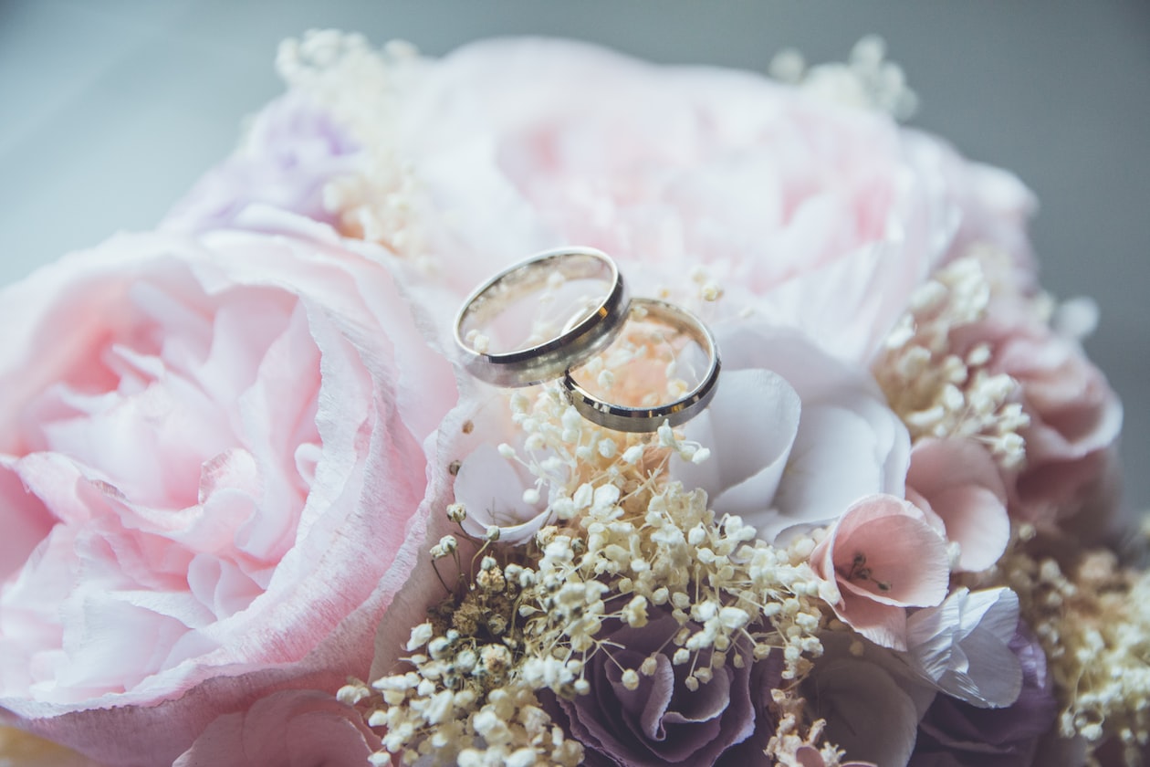 MARRIAGE LIFE WENT DEAD AFTER 1ST YEAR, WIFE GENEROUS TO EVERYONE EXCEPT HUSBAND