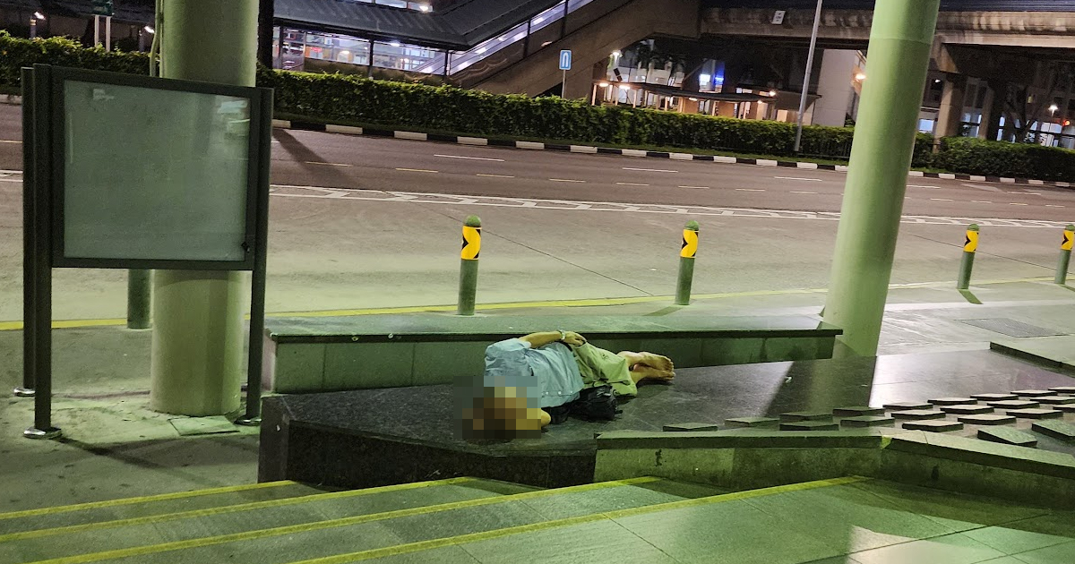 MAN TALKS TO GUY WHO’S ALWAYS SLEEPING AT ADMIRALTY MRT’S BUS STATION
