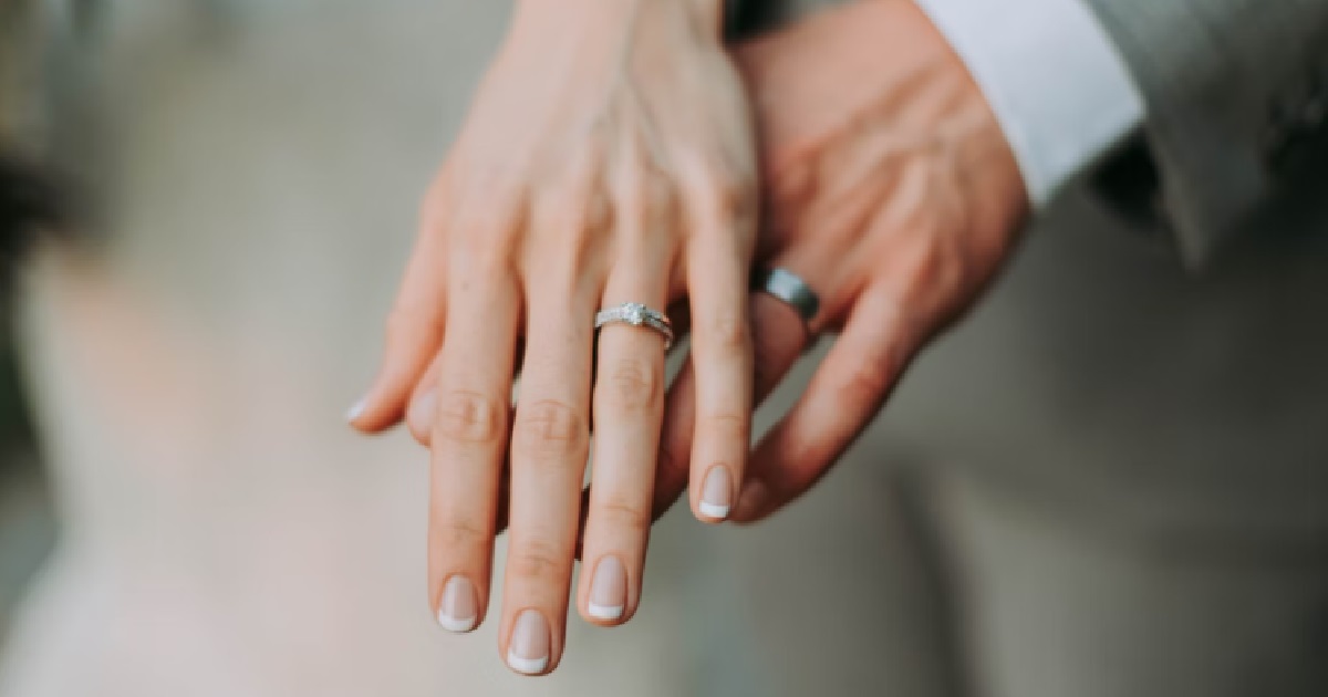 MAN WANTED TO MAKE EX-GF JEALOUS, DATE A GIRL THAT SHE HATES & END UP MARRYING THAT GIRL