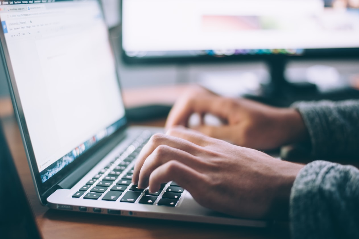 MAN FIRED FROM JOB AFTER HE SENDS EMAIL WITH “COLORFUL ENGLISH”