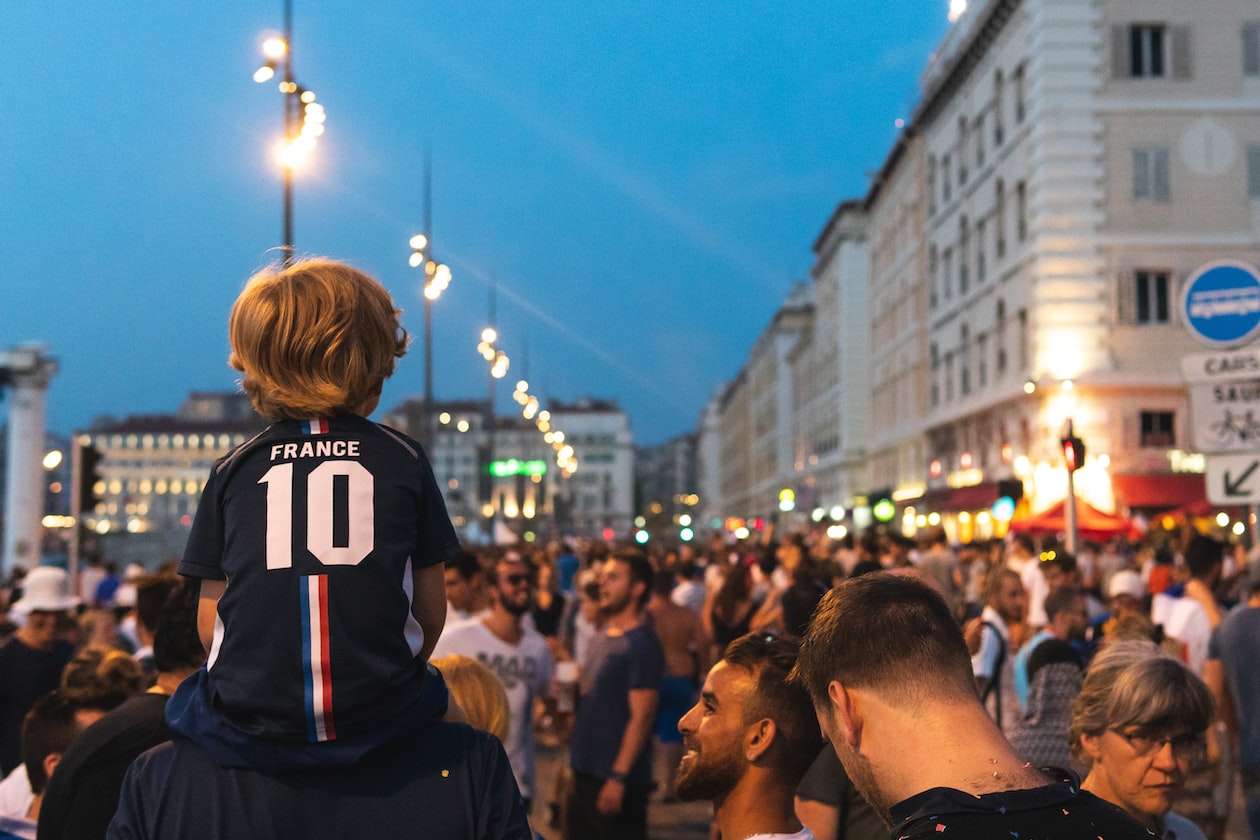 GUY ALREADY LOST 20K @ WORLD CUP BETTING BEFORE KNOCKOUT STAGE