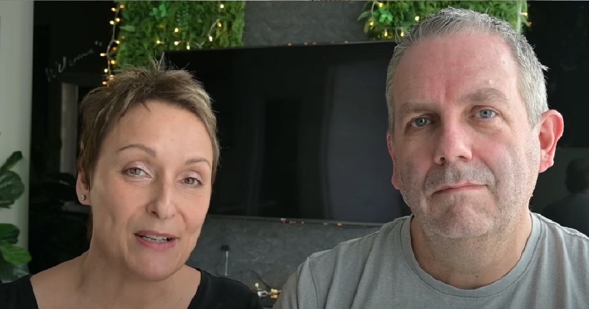 BRITISH COUPLE SAYS S’POREANS ARE POLITE, ASKS “IS S’PORE TOO PERFECT”
