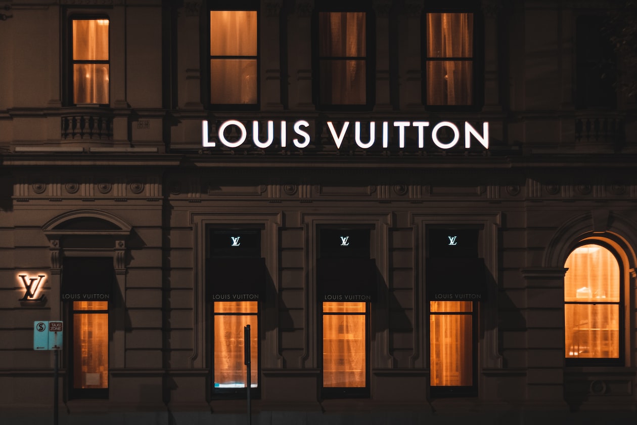 MAN FOUND OUT THAT HIS SISTER IS DOING ONLYFANS TO BUY LV BAG