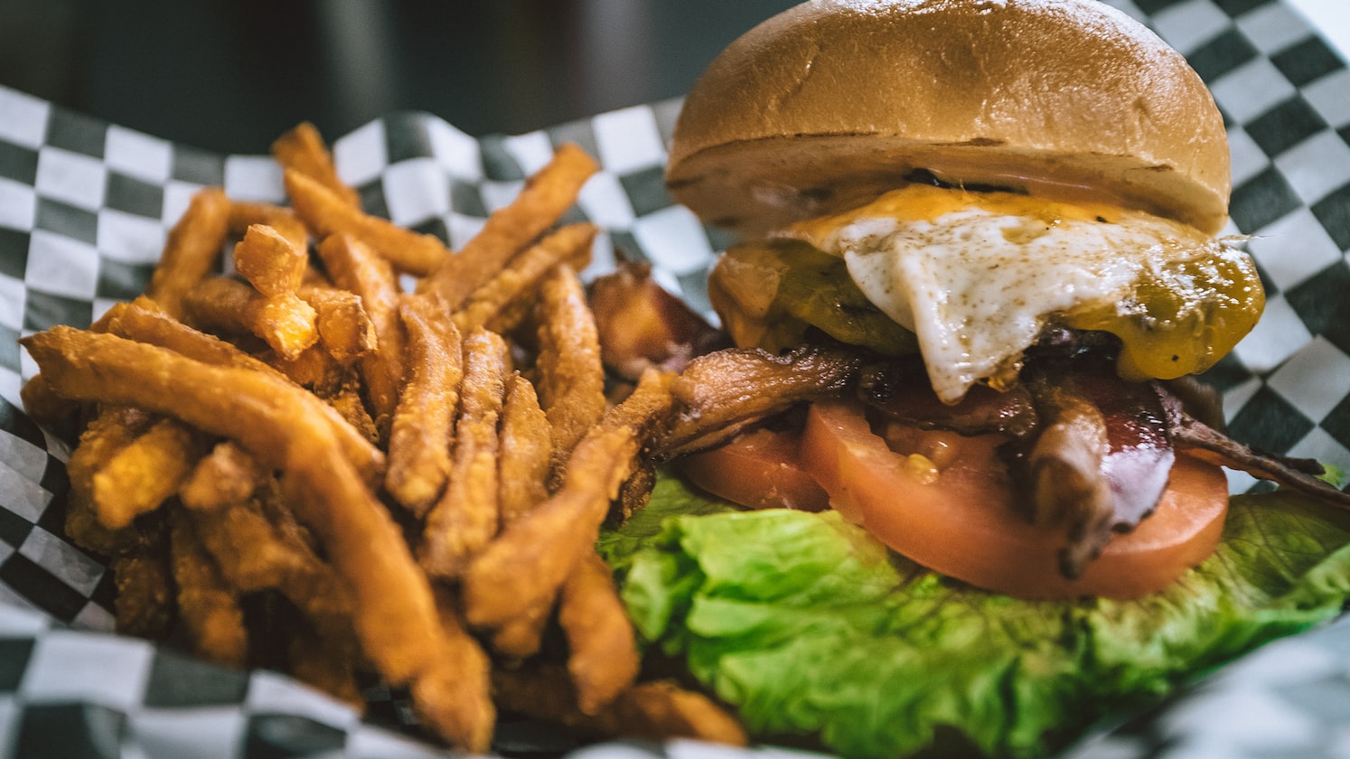 MAN TRIES FAST FOOD DIET FOR A MONTH STRAIGHT, ENDS UP GAINING 10 KG