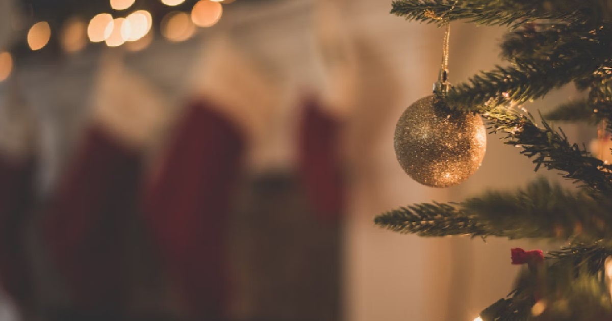 GUY GOT GF A X’MAS GIFT, BUT GF DIDN’T – “SORRY I FORGOT TO GET YOU ANYTHING”