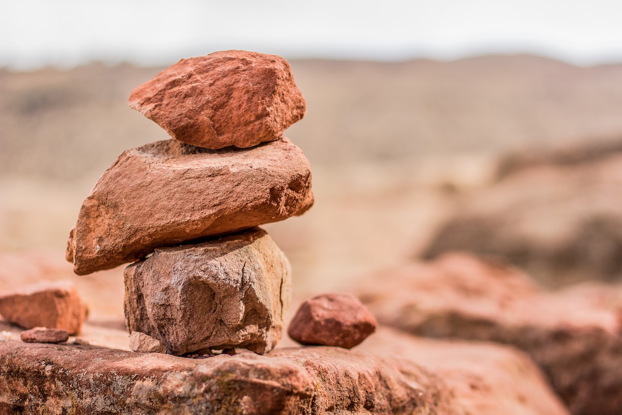 GIRL SAYS HER RELATIONSHIP IS ROCK SOLID BUT THINKS OF OTHER MEN