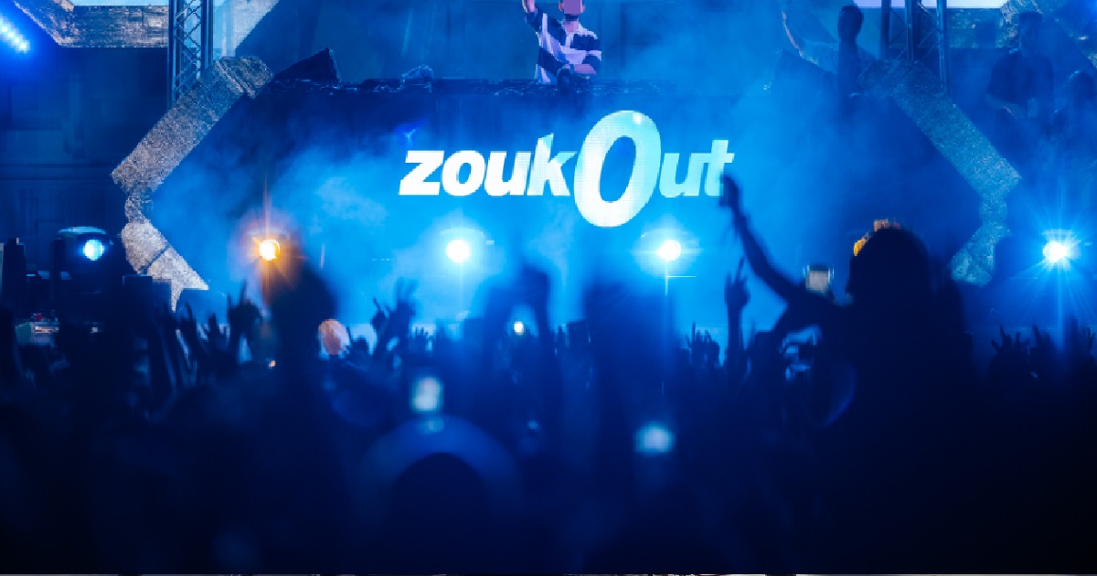 32 Y.O WOMAN ARRESTED FOR ALLEGEDLY SPLASHING “UNKNOWN LIQUID” AT POLICE @ ZOUK-OUT