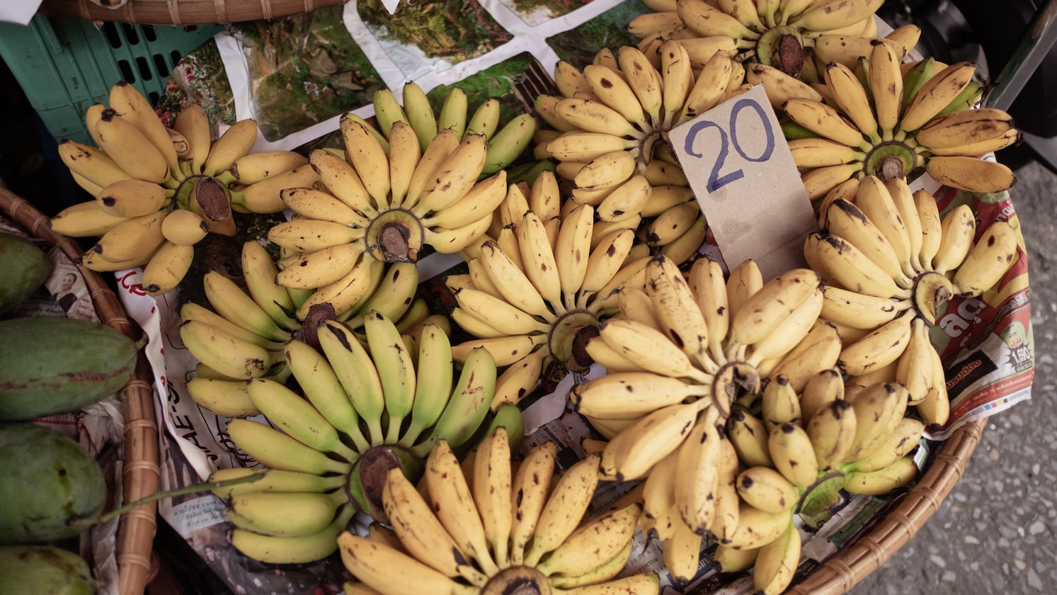GIRL SAYS BF ‘BANANA’ TOO BIG UNTIL GIVE HER SORE THROAT, WANTS A REGULAR SIZE GUY