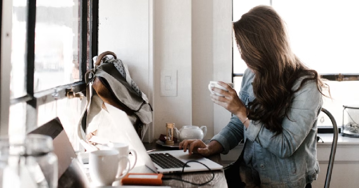 HUSBAND LOST $80K/YR JOB, WANTS WIFE TO QUIT UNI & START WORKING TO HELP HIM OUT