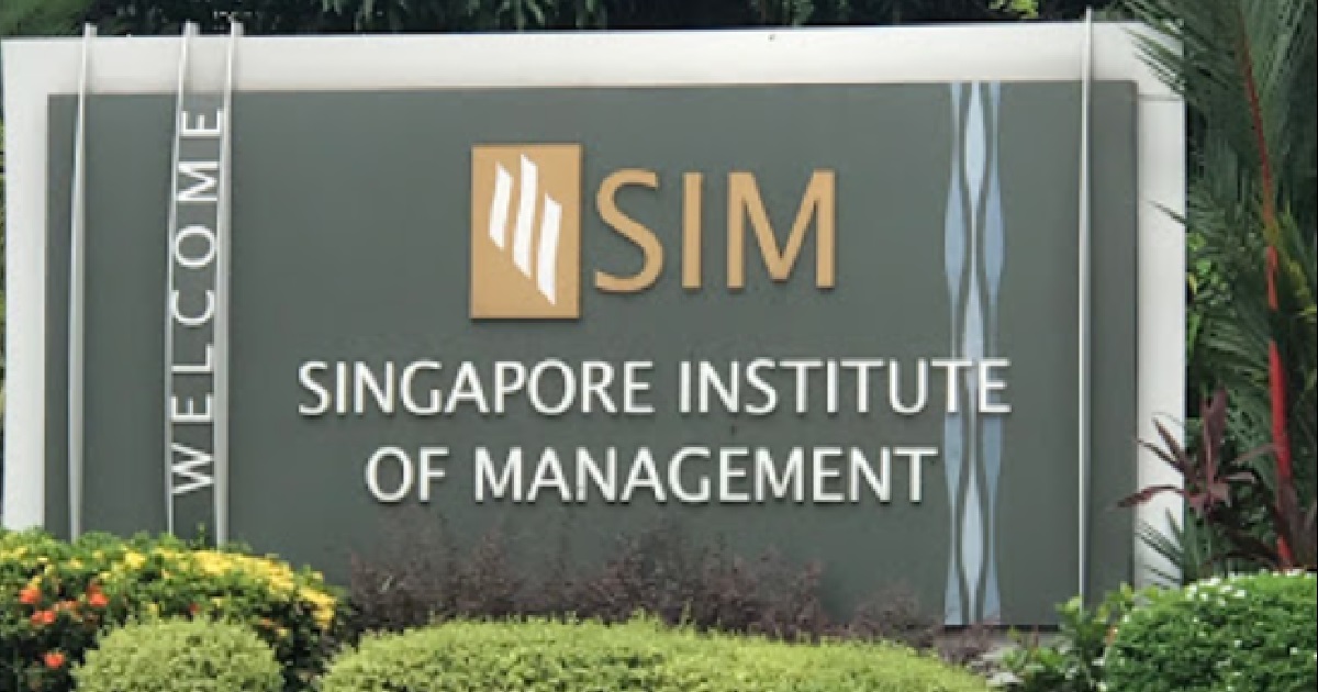 PARENTS DON’T LIKE DAUGHTER DATING GUY FROM SIM, SAYS THEY “NOT SMART” & DRINK A LOT