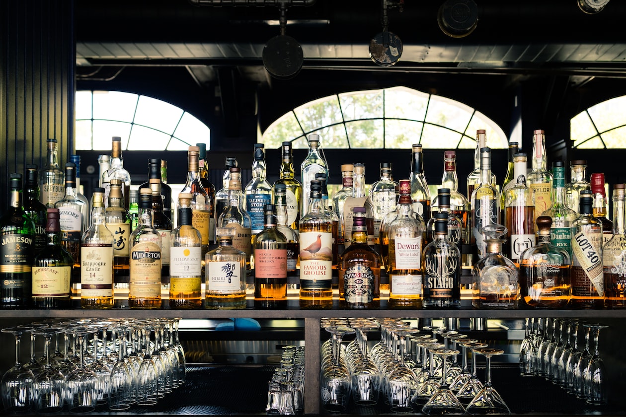 PUB MANAGER QUITS BECAUSE TOO MANY FEMALE PATRONS BF COME FIND TROUBLE