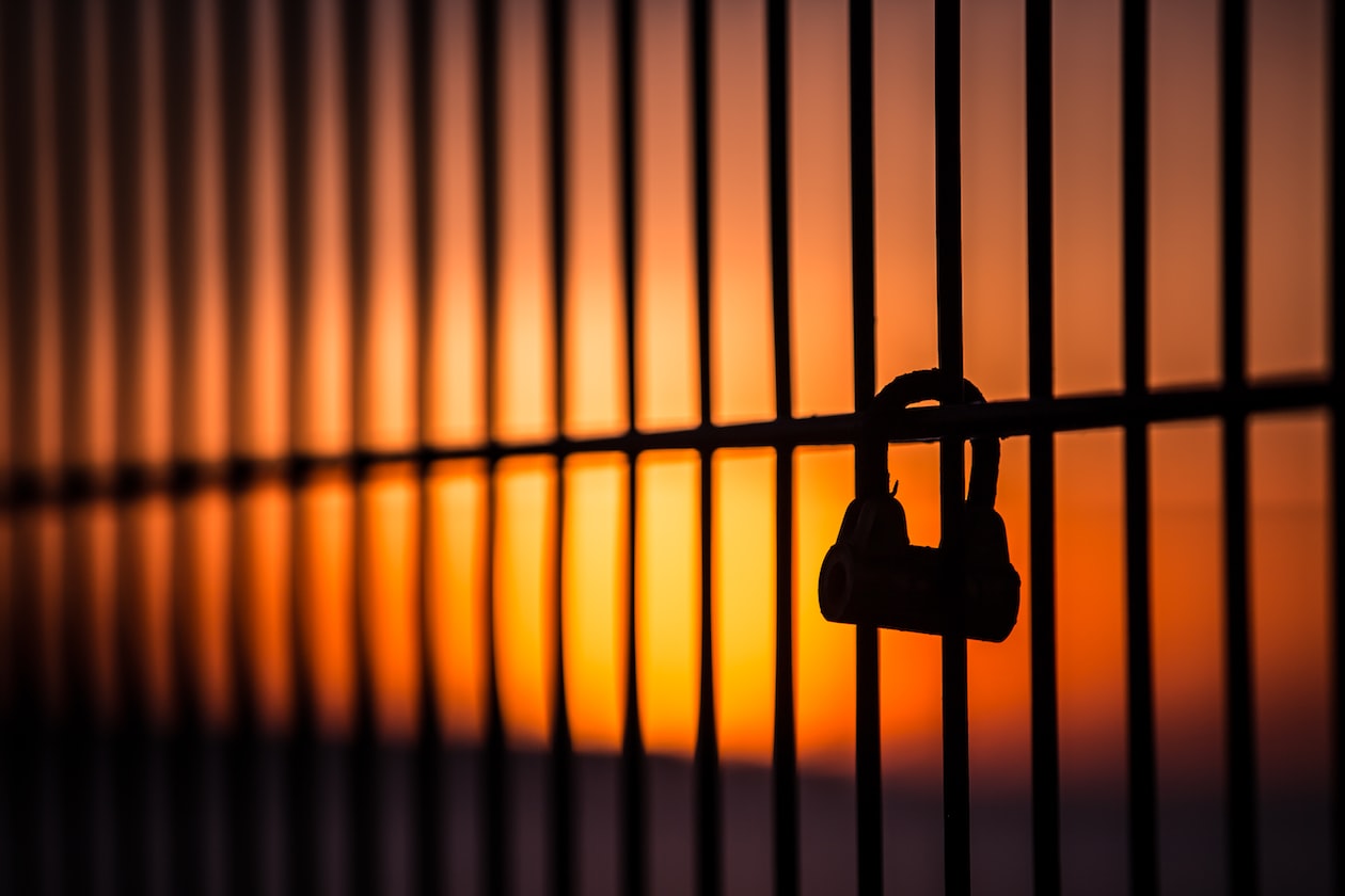 MAN SAYS HE STILL WILL HAVE FREEDOM AFTER MARRIAGE, FRIENDS TELL HIM TO GO DREAM