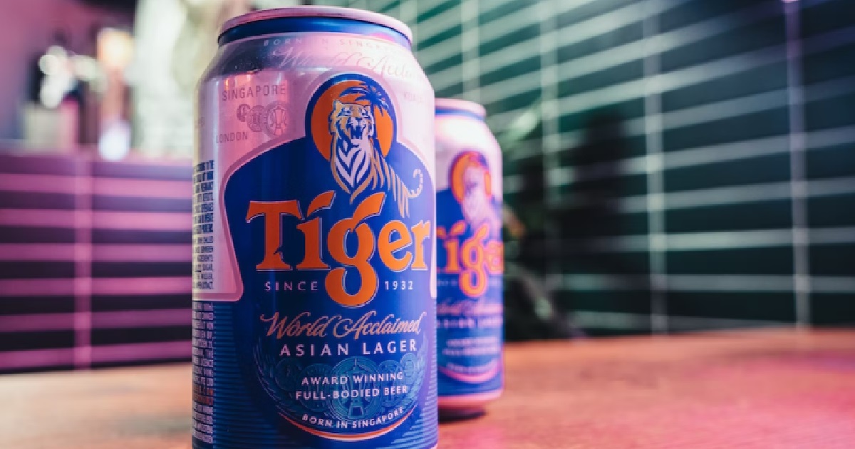 CNY HOST FORCES GUEST TO DRINK BEER, SHOVED BEER IN HIS HAND DESPITE HIM SAYING NO