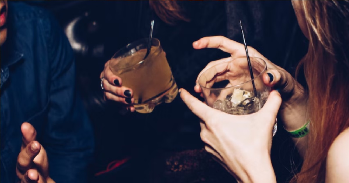 GIRL FOUND OUT HER MUM CHEATED ON DAD WITH HER UNCLE, BLAMES IT ON ALCOHOL