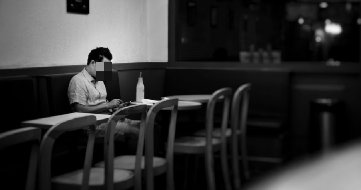 MAN BOOKED TABLE FOR 10 @ RESTAURANT FOR HIS B’DAY, BUT NOBODY TURNED UP