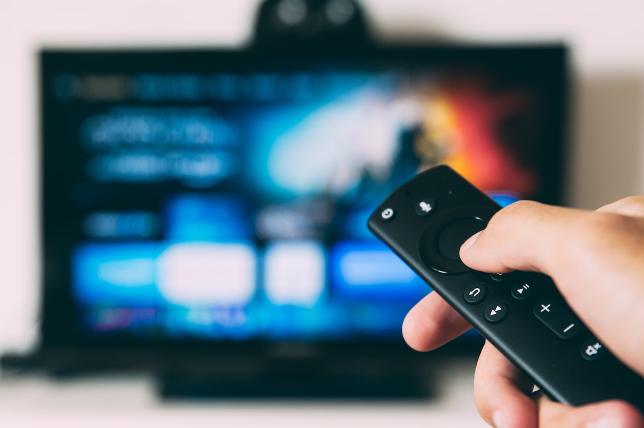 MAN SAYS TV ALWAYS PLAY TAIWAN DRAMA CAUSE THE LICENSE IS CHEAP AND DRAGGY