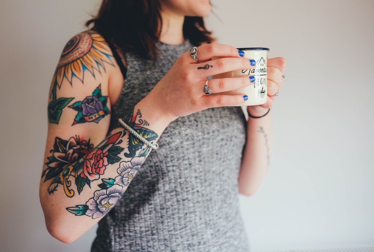 MAN SAYS HE LIKE IT WHEN AN AH LIAN HAS A TATTOO, TURNS HIM ON