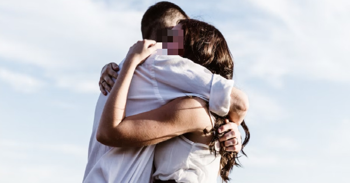 INTERN GOT FIRED BECAUSE SHE WOULDN’T STOP HUGGING PEOPLE IN THE OFFICE