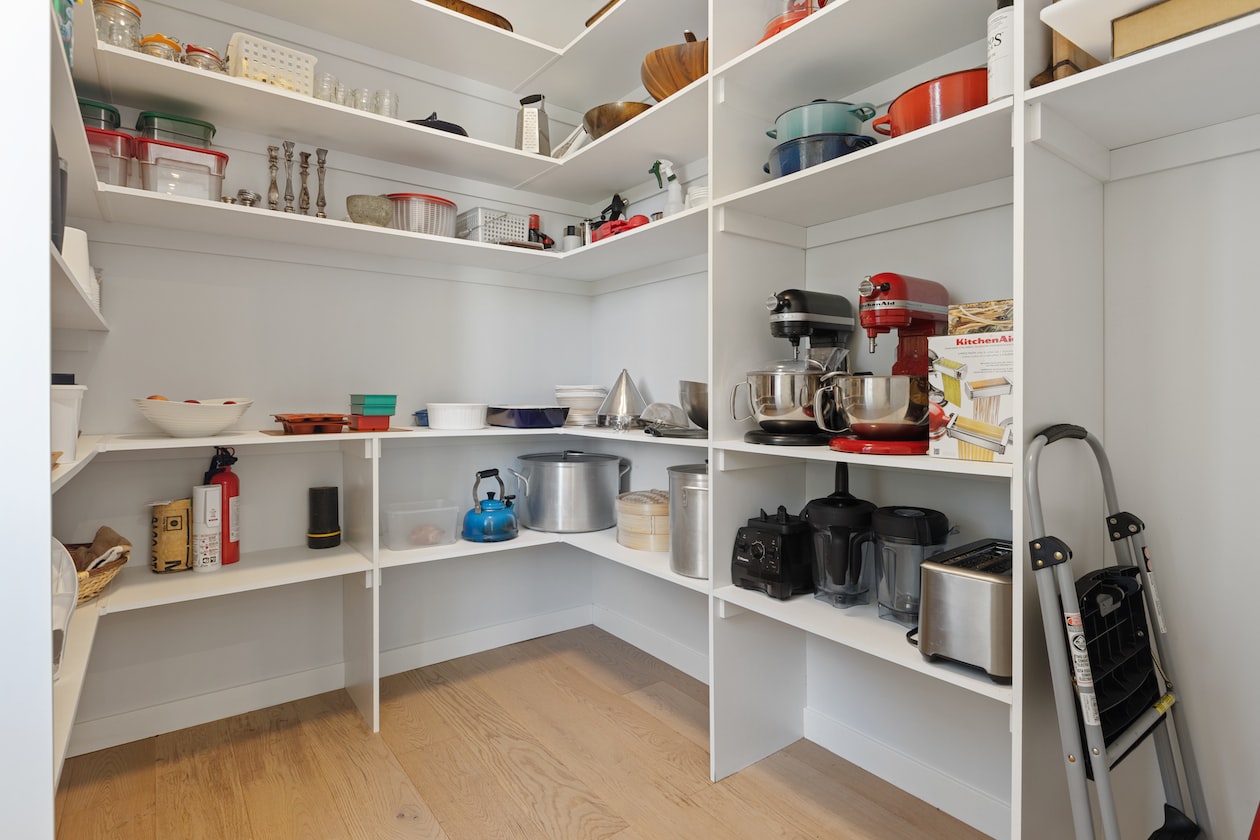MAN EATS OFFICE PANTRY FOOD EVERY DAY TO SAVE ALL HIS $4,000 SALARY