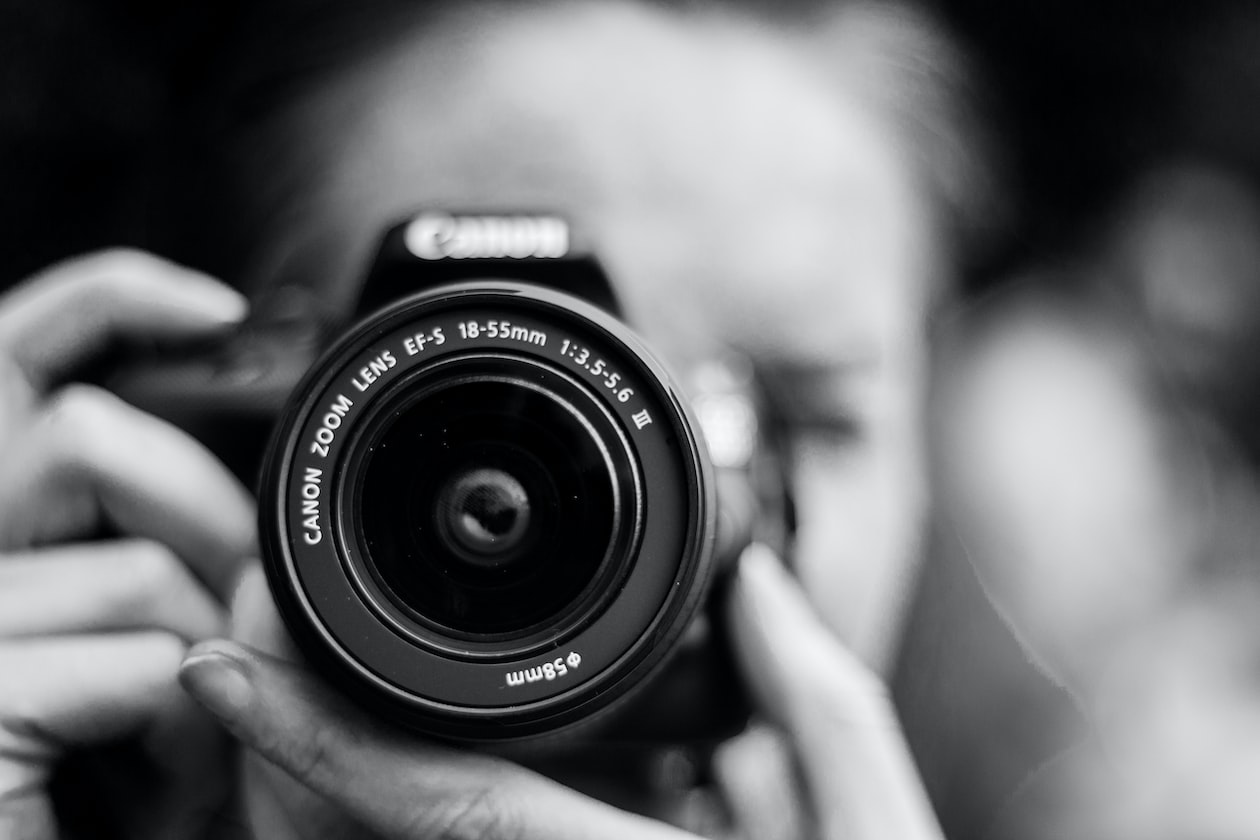EMPLOYEE KENA PLAYED OUT, PAID $30 FOR TAKING & EDITING 600 PHOTOS FOR COMPANY