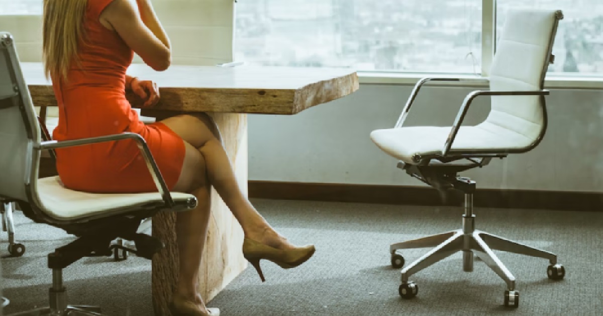 MARRIED MAN CAN’T STOP HAVING LUPSUP FANTASIES ABOUT COLLEAGUE, WHO IS HIS “DREAM WOMAN”