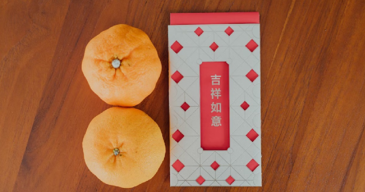 GUY NOT HAPPY WITH FATHER, DOESN’T EVEN WANT TO ACCEPT HIS ANG PAO & MONEY