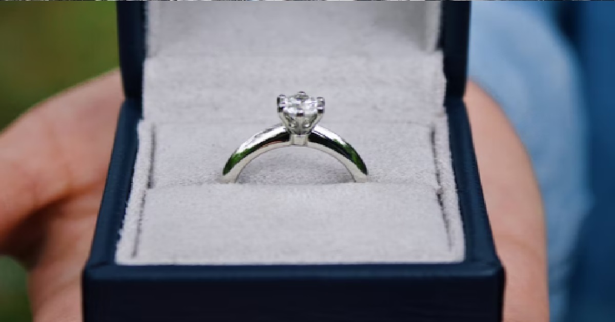 FIANCEE REJECTS JEWELLERY & HOUSES TO HELP BF SAVE MONEY, GUY CHOSE THE RIGHT WIFE