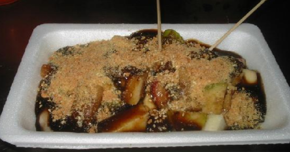 SINGLE FATHER EARNED $12 A DAY SELLING ROJAK, NO CHOICE BUT TO CLOSE STALL
