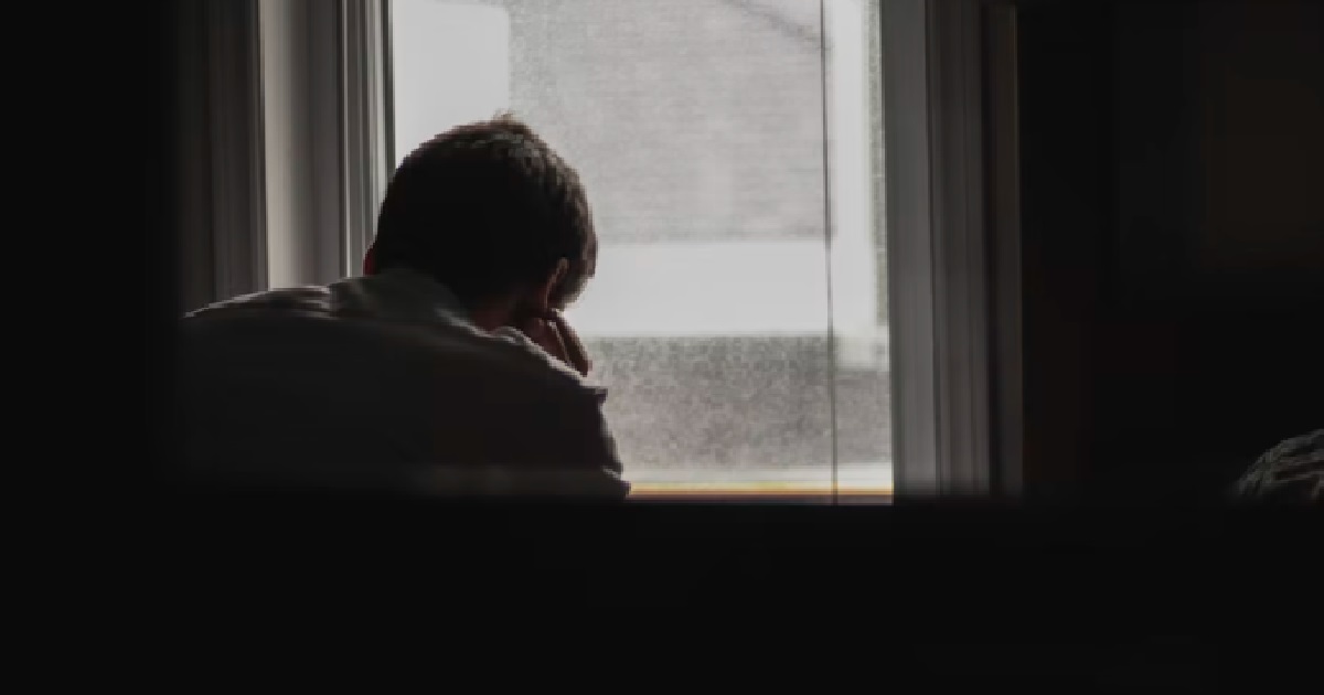 39 Y.O MAN FEELS HOPELESS BECAUSE HE “ONLY” EARNS $4.5K & LESS THAN $40K IN SAVINGS