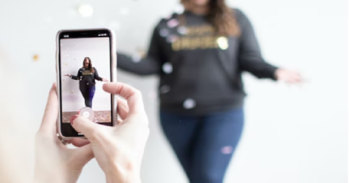 MAN HATES BEING AROUND BROTHER’S GF BECAUSE SHE FILMS EVERYTHING FOR TIKTOK