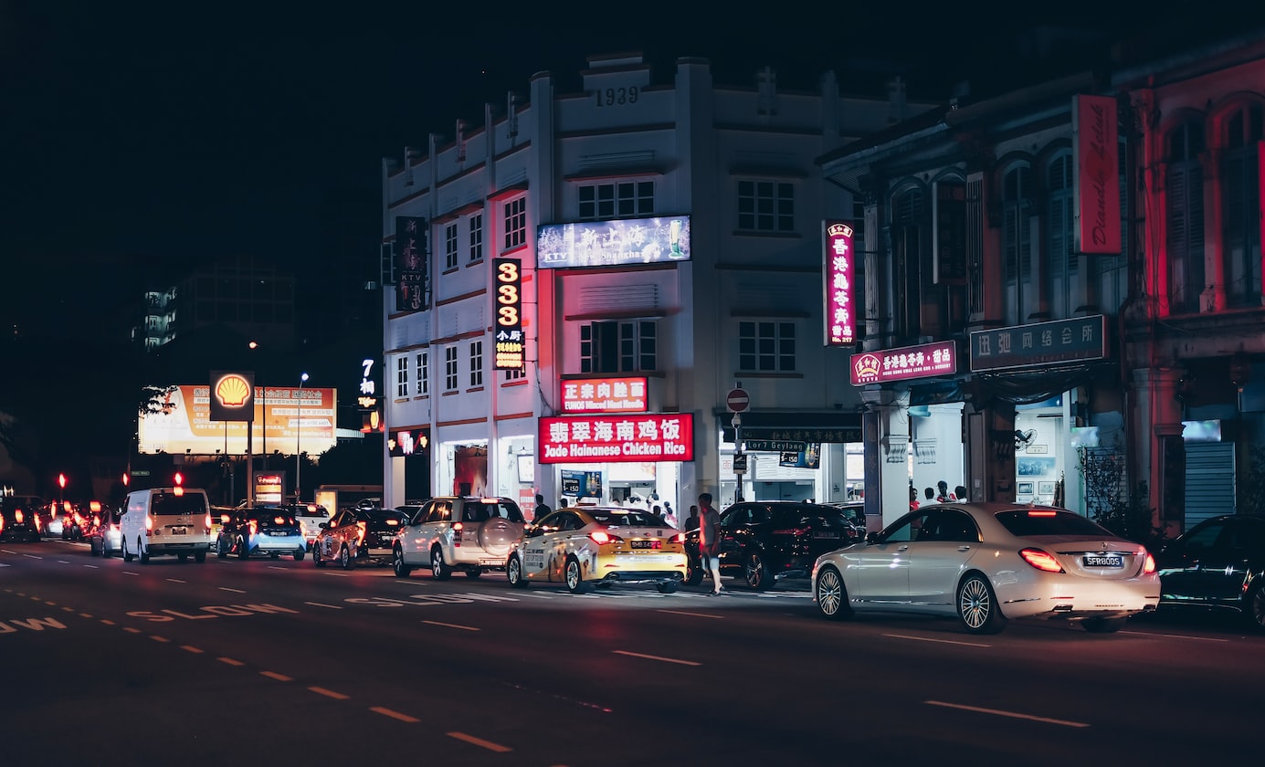 GUY SPENDS HALF OF HIS MONTHLY SALARY AT GEYLANG, $60/DAY