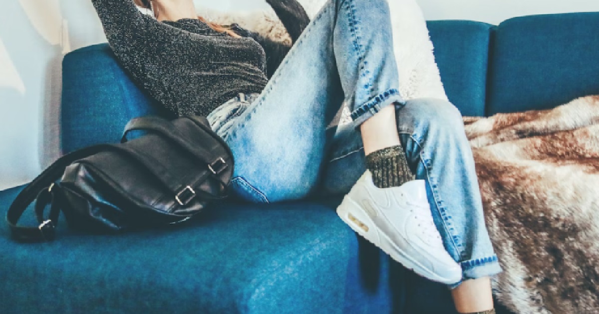 WOMAN DEMANDS FUTURE HUSBAND TO HAVE CAR, GIVE HER MONEY, PAY BILLS & HAVE 4-ROOM FLAT